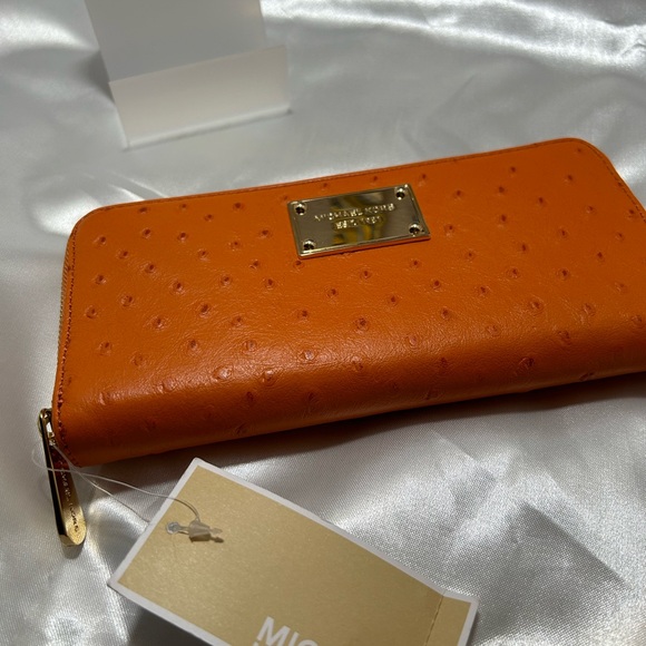 NWT Michael Kors Tangerine Orange Hamilton Ostrich Leather Accordion Wallet - Picture 10 of 15